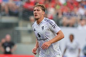 TA：霍伊伦预计今天前往意大利，周日接受那不勒斯的体检