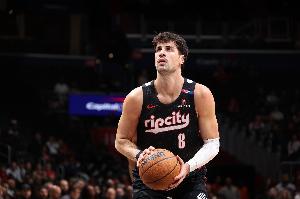 罚球还没三分准！阿夫迪亚半场三分2中2&amp;罚球4中0拿10分5板3助