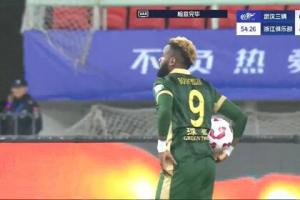 mk体育-第55分钟，布彭扎点球被扑，错失帽子戏法