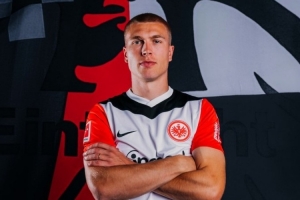 mk体育-TA：法兰克福买断利兹联后卫克里斯滕森，买断费用可能达900万欧