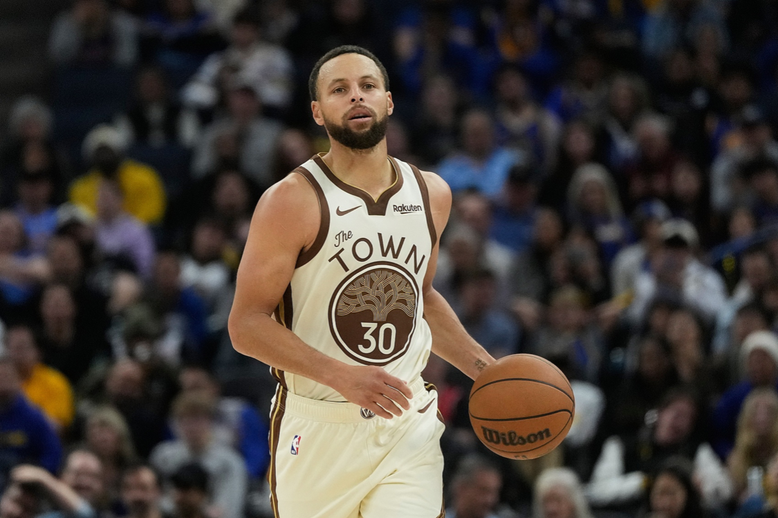 mk体育官网-汤普森拯救过库里！杜兰特、格林、科尔、帕楚里亚都拯救过库里！