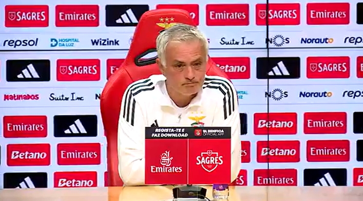 mk体育官网-穆里尼奥：登峰造极的葡萄牙球员有C罗黑豹菲戈，但教练只有一个