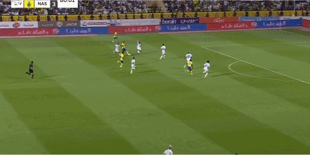 1693006688143046392.gif C罗帽子戏法.gif