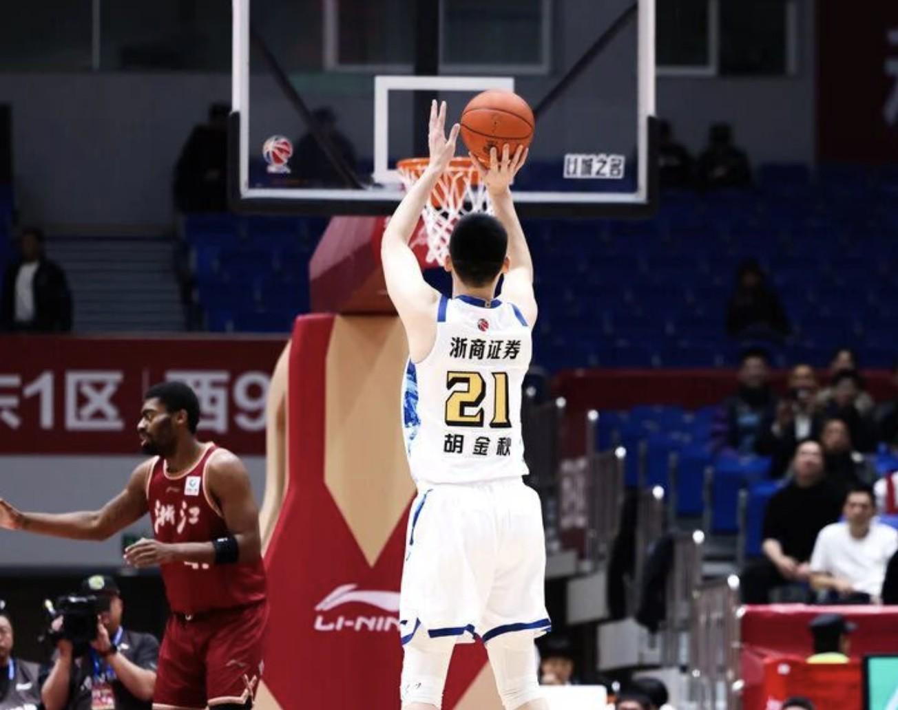 mk体育下载-胡金秋超越陶汉林，升至CBA历史篮板榜第8位